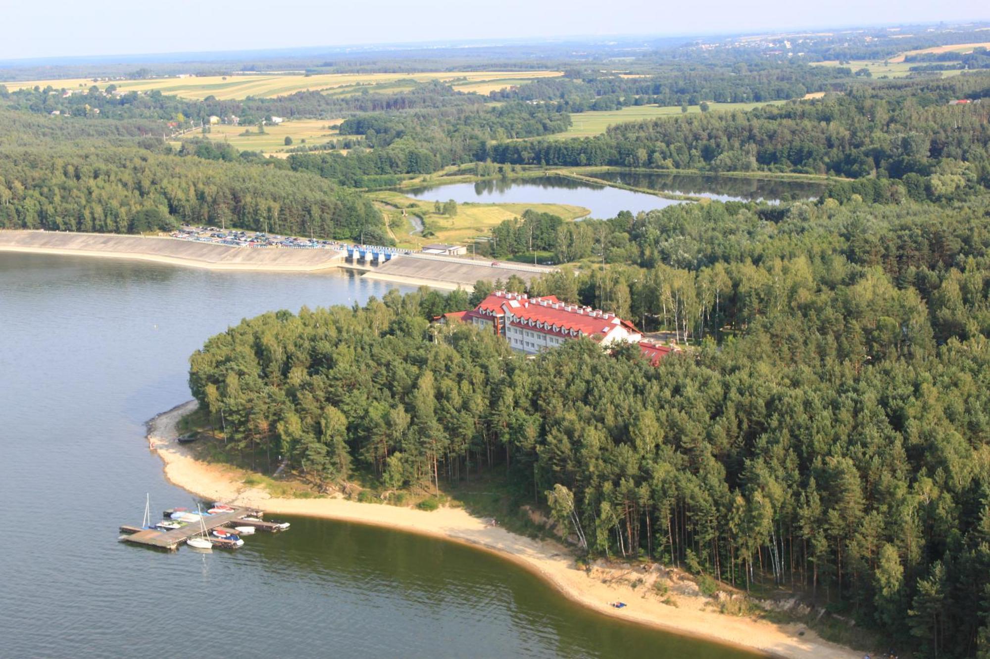 Cztery Wiatry Aparthotel Korytnica  Esterno foto