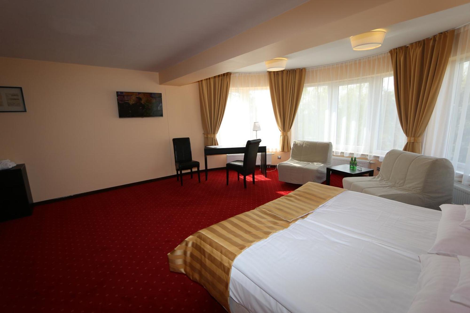 Cztery Wiatry Aparthotel Korytnica  Esterno foto