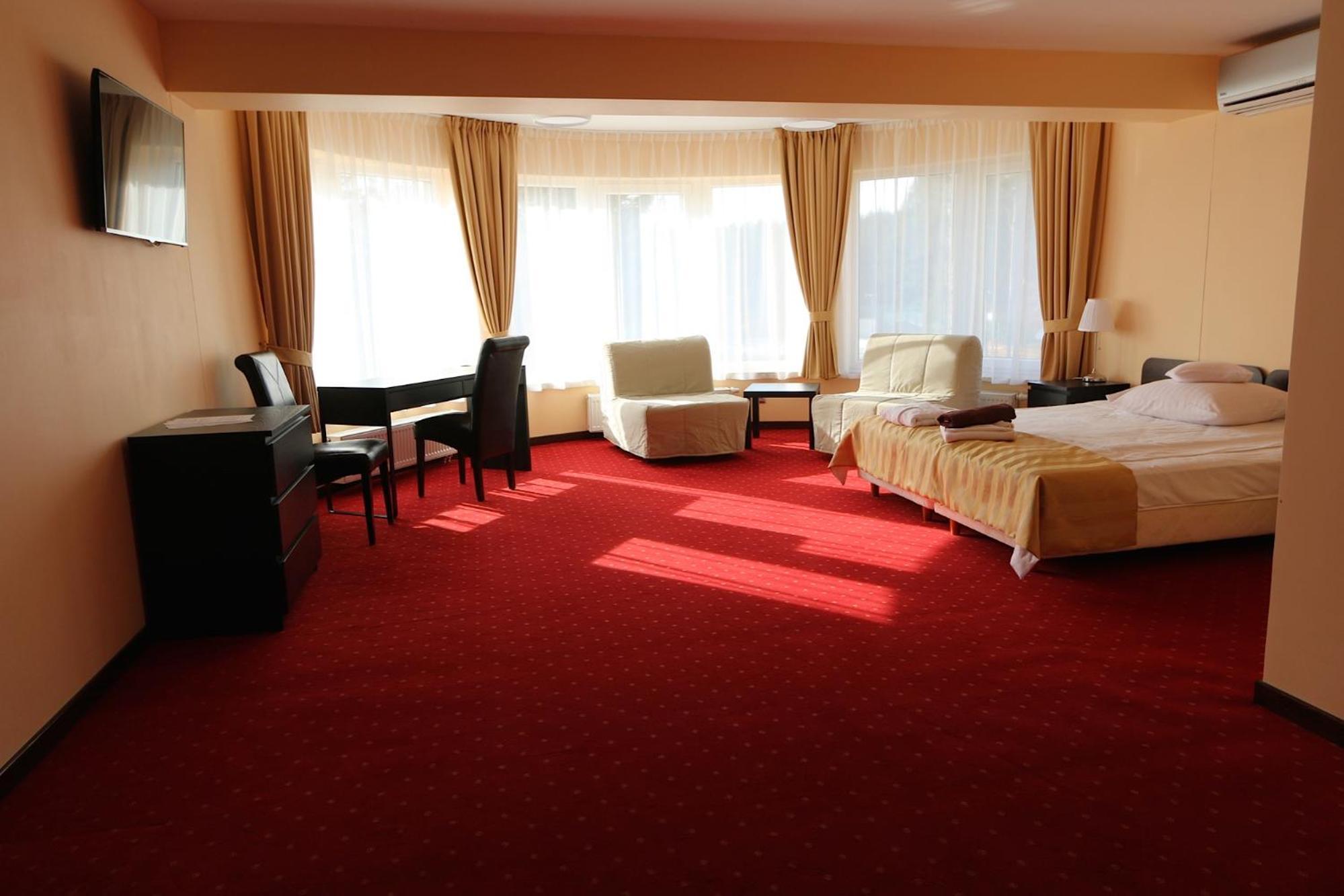 Cztery Wiatry Aparthotel Korytnica  Esterno foto